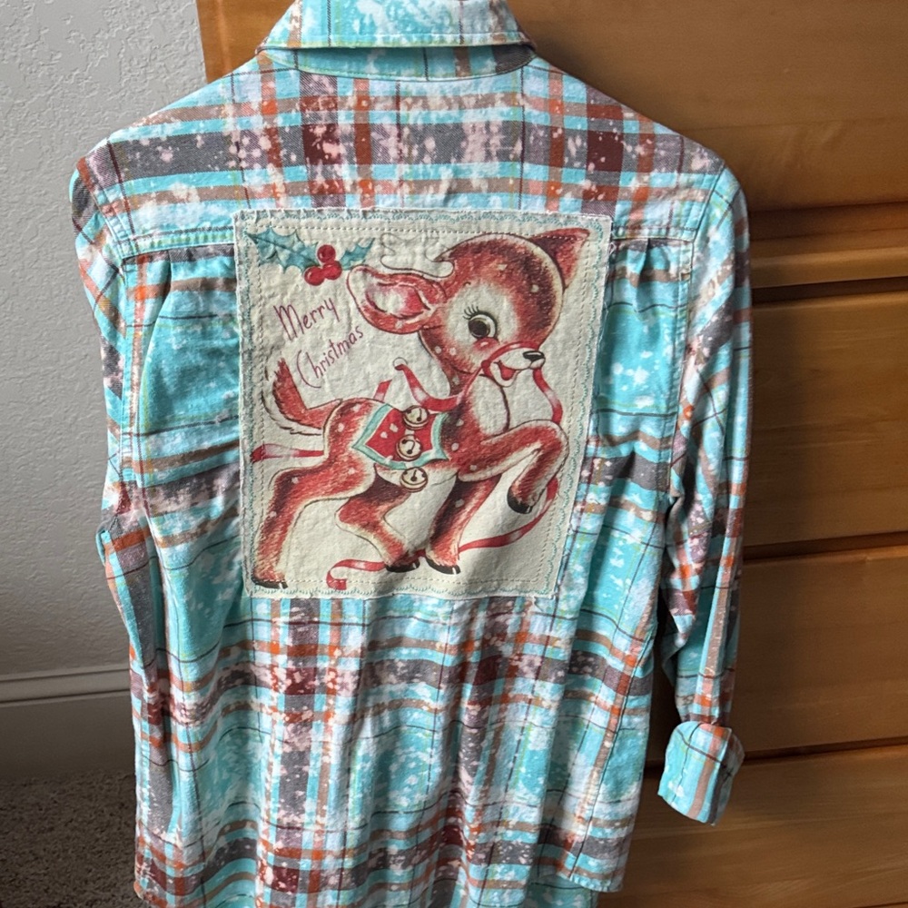 Angry Minnow vintage inspired button up! S!